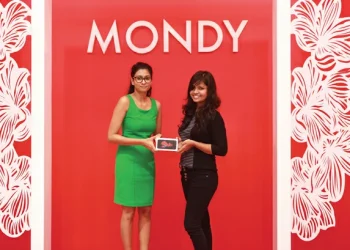 Lucky Mondy Customers Win Shopping Spree In Milan And IPhone 6s