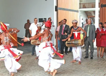 Colombo By Night Introduced To Holiday Makers In The South