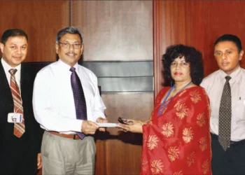 Mobitel And Its Employeesâ€™ Contribution To Â€˜Api Wenuwen Apiâ€™ Fund Totals In Excess Of Rs 11 Million